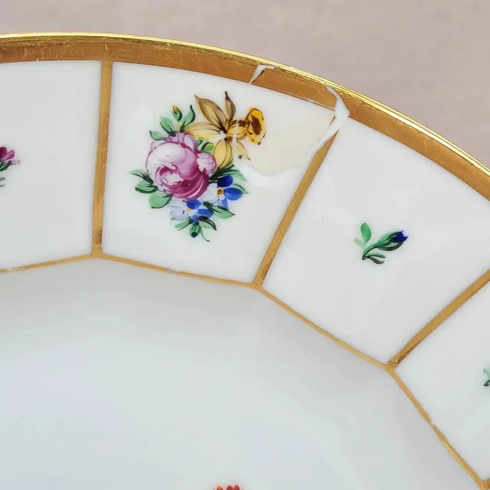 One (1) Royal Copenhagen 'Henriette' 10.25 Inch Dinner Plate #444-8549 Damaged